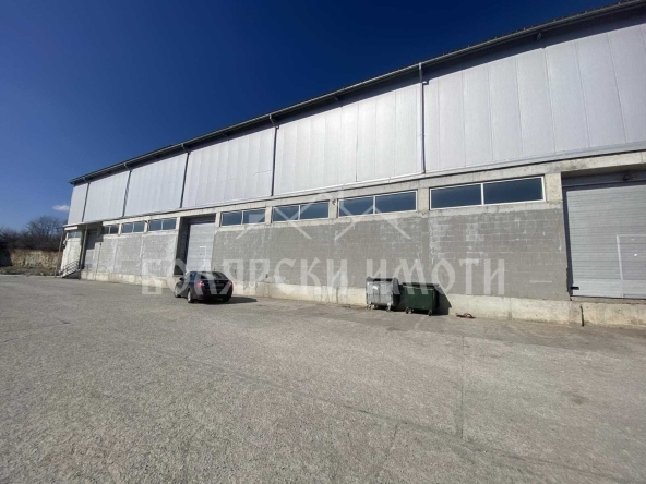 Дава се под наем Склад в Велико Търново, Промишлена зона - Запад - 840 кв.м за 3276 € - Снимка #1