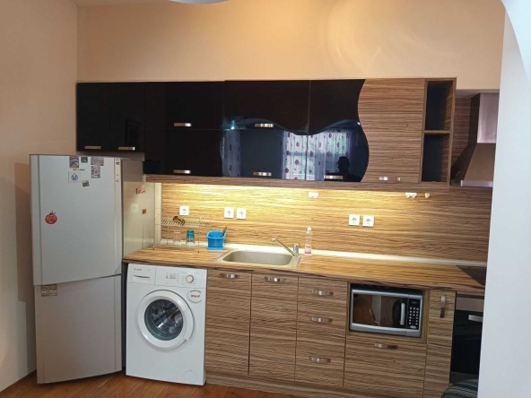 Дава се под наем Етаж от къща в Казанлък - 65 кв.м за 280.5 € - Снимка #1