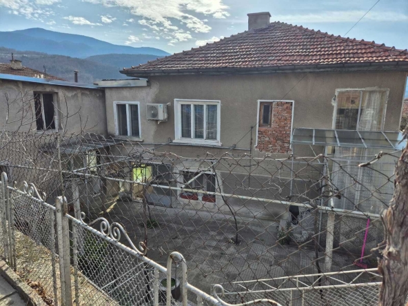 Къща в Брацигово - 71 кв.м за 775 €/кв.м - Снимка #1