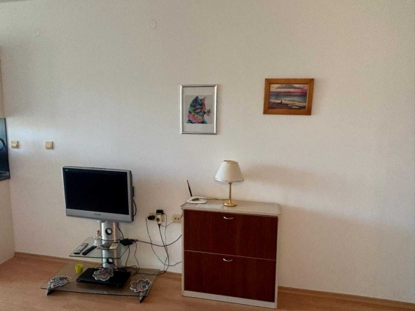 Едностаен апартамент в Бяла - 49 кв.м за 1327 €/кв.м - Снимка #1