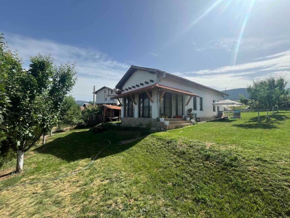 Къща в Велинград - 165 кв.м за 1200 €/кв.м - Снимка #1