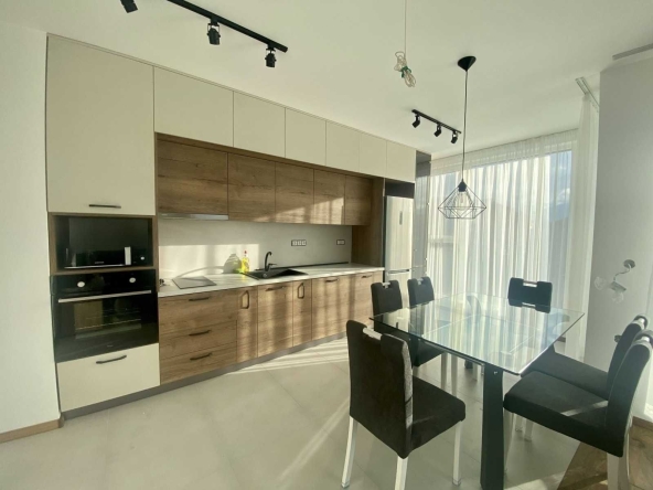 Дава се под наем Тристаен апартамент в София, Гео Милев - 95 кв.м за 637.5 € - Снимка #1