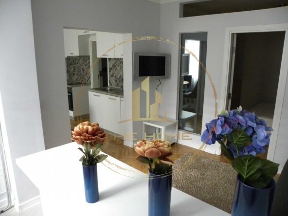 Дава се под наем Двустаен апартамент в Варна, Център - 55 кв.м за 500 € - Снимка #1