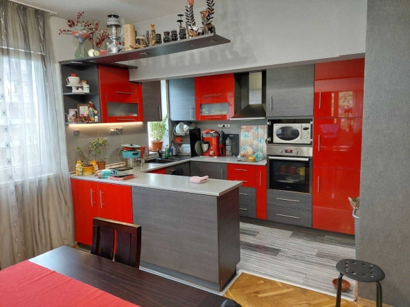 Четиристаен апартамент в Варна, Централна поща - 135 кв.м за 1408 €/кв.м - Снимка #1