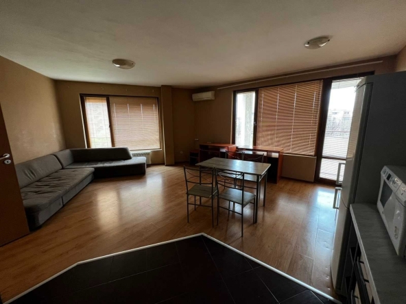 Дава се под наем Тристаен апартамент в София, Студентски град - 110 кв.м за 642.6 € - Снимка #1