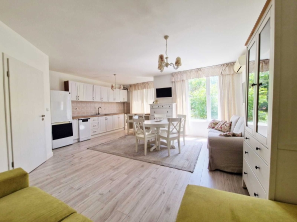 Дава се под наем Тристаен апартамент в Благоевград, Широк център - 102 кв.м за 586.5 € - Снимка #1