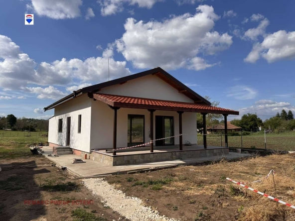 Къща в с. Червена вода, Област Русе - 150 кв.м за 1600 €/кв.м - Снимка #1