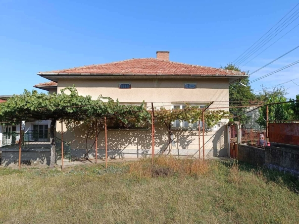 Къща в с. Ракита, Област Плевен - 120 кв.м за 204 €/кв.м - Снимка #1