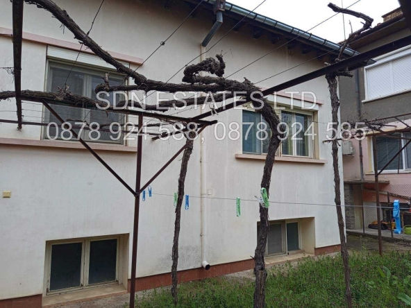 Дава се под наем Къща в Казанлък - 100 кв.м за 280.5 € - Снимка #1