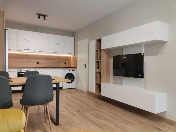 Дава се под наем Двустаен апартамент в Търговище, Изток 1 - 58 кв.м за 285.6 € - Снимка #1