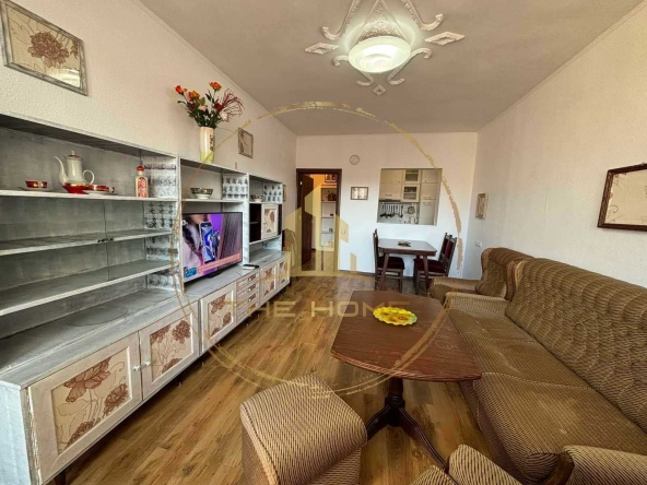 Дава се под наем Тристаен апартамент в Варна, Цветен квартал - 90 кв.м за 400 € - Снимка #1