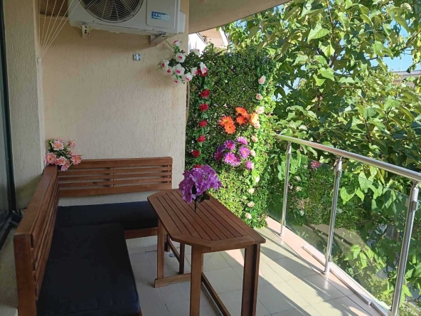 Дава се под наем Двустаен апартамент в к.к. Св.Св. Константин и Елена - 60 кв.м за 612 € - Снимка #1