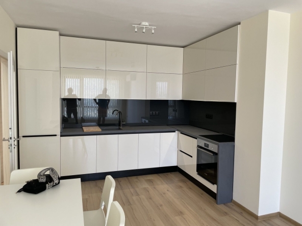 Дава се под наем Двустаен апартамент в Варна, м-т Зеленика - 60 кв.м за 700 € - Снимка #1