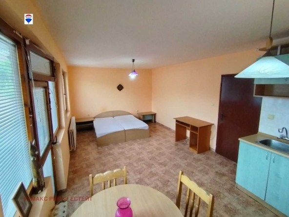 Дава се под наем Ателие в Русе, Хъшове - 33 кв.м за 178.5 € - Снимка #1