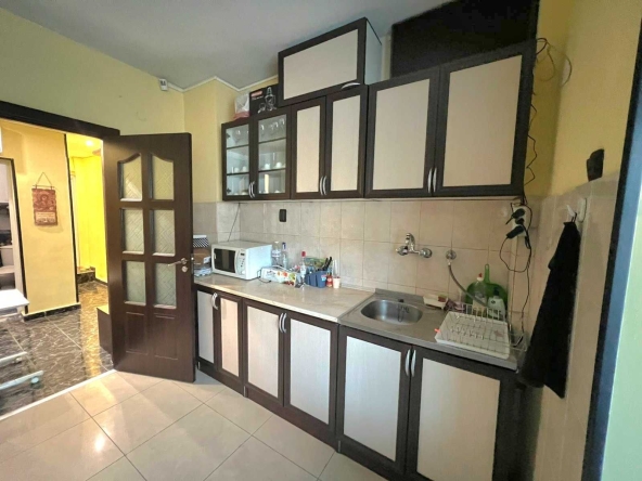 Тристаен апартамент в Велико Търново, Център - 82 кв.м за 1494 €/кв.м - Снимка #1