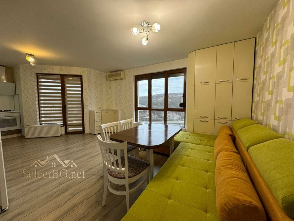 Дава се под наем Тристаен апартамент в Велико Търново, Център - 100 кв.м за 402.9 € - Снимка #1