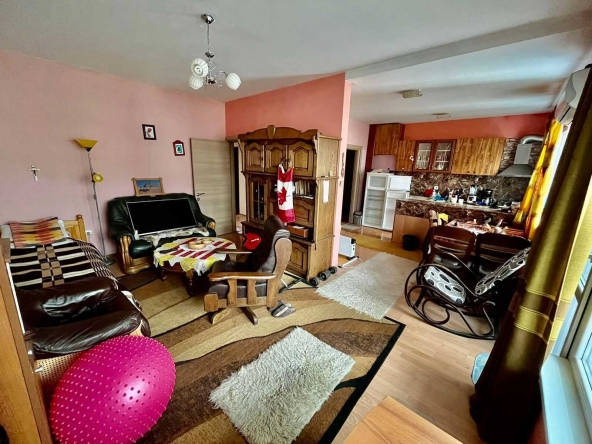 Четиристаен апартамент в Асеновград - 90 кв.м за 907 €/кв.м - Снимка #1