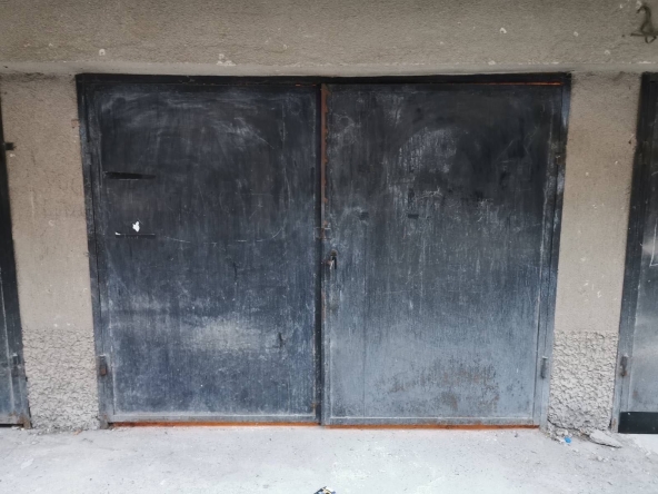 Дава се под наем Гараж / Паркомясто в София, Банишора - 15 кв.м за 127.5 € - Снимка #1