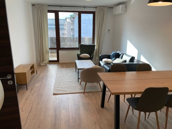 Дава се под наем Тристаен апартамент в София, Център - 95 кв.м за 612 € - Снимка #1