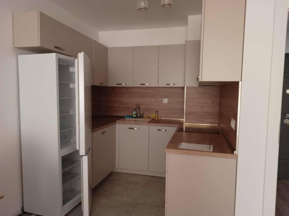 Дава се под наем Двустаен апартамент в Пловдив, Остромила - 60 кв.м за 357 € - Снимка #1