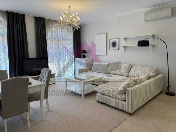 Дава се под наем Тристаен апартамент в к.к. Св.Св. Константин и Елена - 95 кв.м за 1300 € - Снимка #1