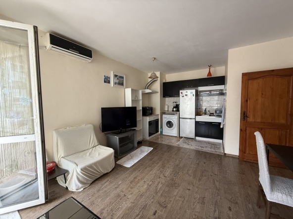 Дава се под наем Двустаен апартамент в Варна, Спортна зала - 52 кв.м за 433.5 € - Снимка #1