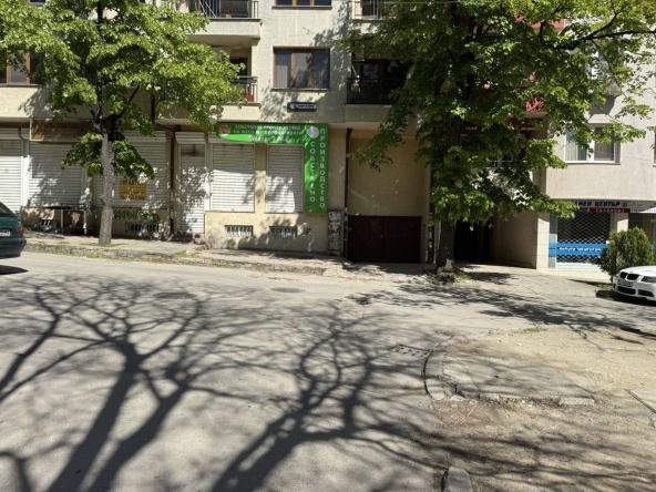 Дава се под наем Гараж / Паркомясто в Варна, Левски - 12 кв.м за 86.7 € - Снимка #1