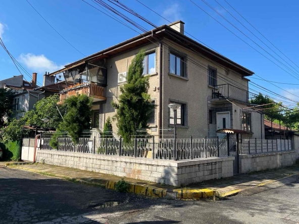 Къща в Кърджали, Боровец - 290 кв.м за 1207 €/кв.м - Снимка #1