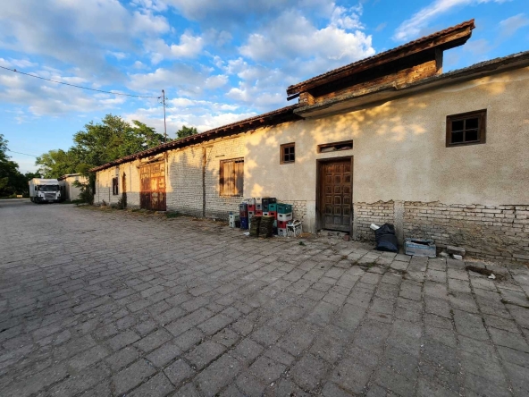 Промишлена сграда в с. Брестовица, Област Пловдив - 378 кв.м за 508 €/кв.м - Снимка #1