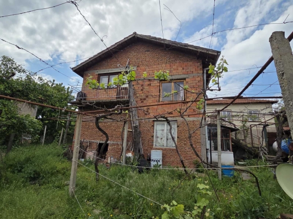 Къща в с. Катрище, Област Кюстендил - 170 кв.м за 240 €/кв.м - Снимка #1