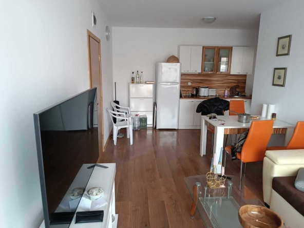 Дава се под наем Двустаен апартамент в к.к. Слънчев бряг - 60 кв.м за 255 € - Снимка #1