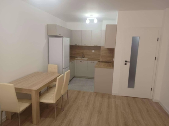 Дава се под наем Двустаен апартамент в Пловдив, Остромила - 60 кв.м за 350 € - Снимка #1