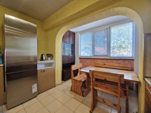 Четиристаен апартамент в Русе, Централен южен район - 99 кв.м за 1344 €/кв.м - Снимка #1