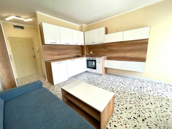 Дава се под наем Едностаен апартамент в София, Студентски град - 53 кв.м за 450 € - Снимка #1