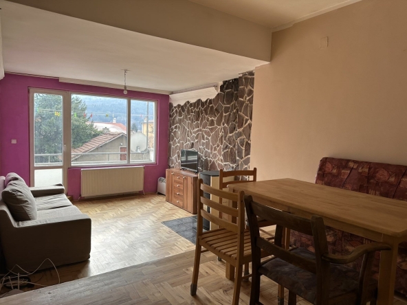 Тристаен апартамент в София, Горна баня - 120 кв.м за 6 €/кв.м - Снимка #1