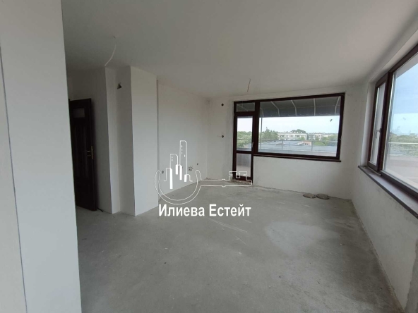 Тристаен апартамент в Димитровград - 198 кв.м за 600 €/кв.м - Снимка #1