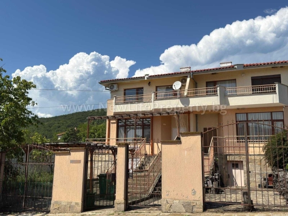 Къща в с. Кошарица, Област Бургас - 163 кв.м за 1412 €/кв.м - Снимка #1