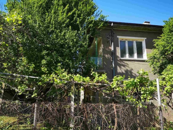 Къща в Берковица - 205 кв.м за 398 €/кв.м - Снимка #1