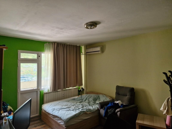 Дава се под наем Тристаен апартамент в София, Дианабад - 100 кв.м за 750 € - Снимка #1