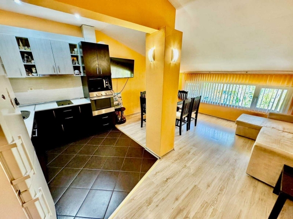 Тристаен апартамент в Русе, Център - 98 кв.м за 887 €/кв.м - Снимка #1