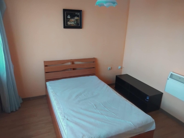 Дава се под наем Тристаен апартамент в Бургас, Славейков - 60 кв.м за 280.5 € - Снимка #1