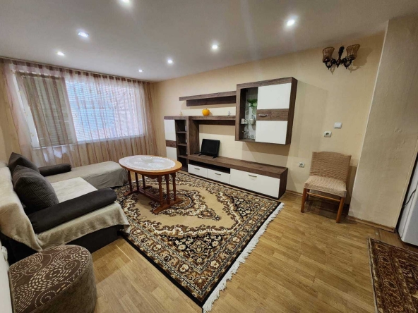 Дава се под наем Тристаен апартамент в Пловдив, Център - 90 кв.м за 331.5 € - Снимка #1