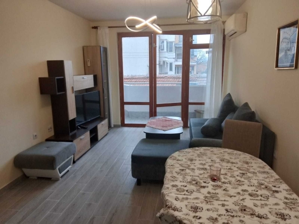 Дава се под наем Двустаен апартамент в Пловдив, Христо Смирненски - 65 кв.м за 402.9 € - Снимка #1