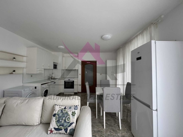 Дава се под наем Двустаен апартамент в Варна, м-т Траката - 63 кв.м за 650 € - Снимка #1