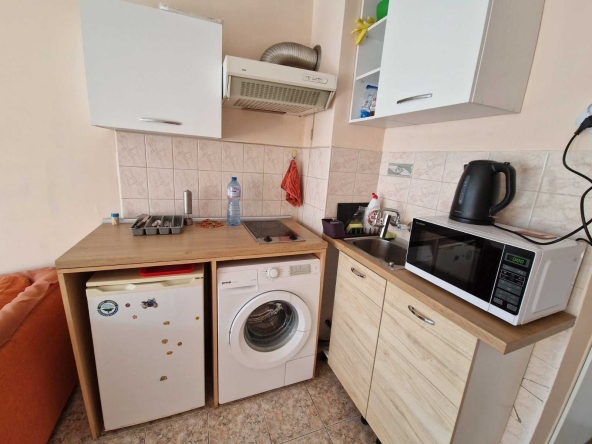 Дава се под наем Едностаен апартамент в Варна, Спортна зала - 30 кв.м за 280.5 € - Снимка #1