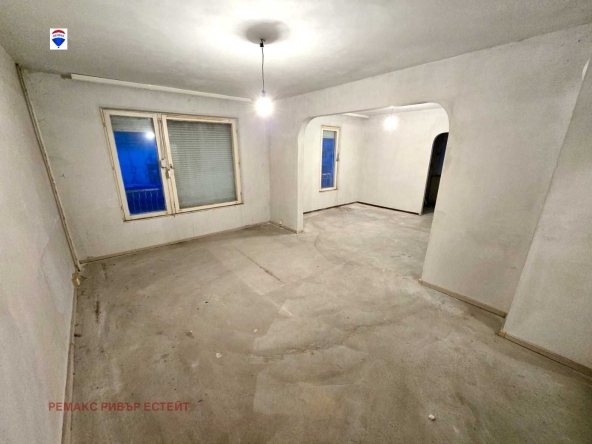 Тристаен апартамент в Русе, Дружба 3 - 95 кв.м за 978 €/кв.м - Снимка #1