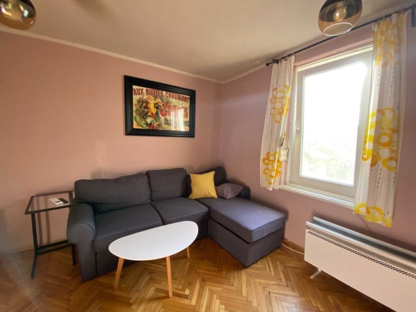 Дава се под наем Тристаен апартамент в София, Център - 53 кв.м за 625 € - Снимка #1