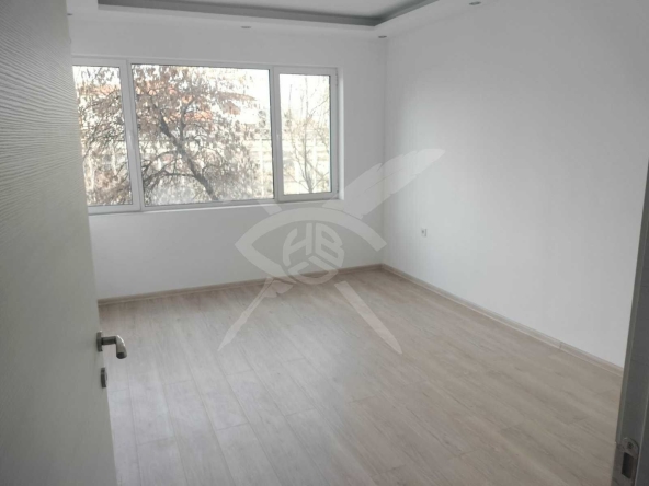 Тристаен апартамент в Пловдив, Кършияка - 71 кв.м за 2324 €/кв.м - Снимка #1