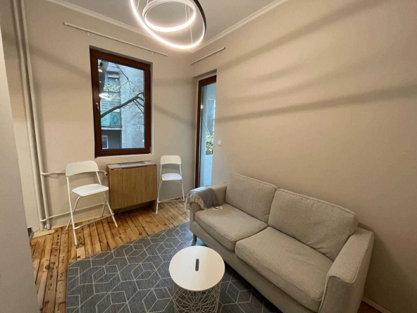 Дава се под наем Двустаен апартамент в София, Център - 55 кв.м за 650 € - Снимка #1