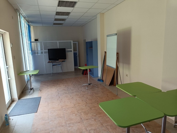 Дава се под наем Офис в Благоевград, Еленово 2 - 46 кв.м за 219.3 € - Снимка #1